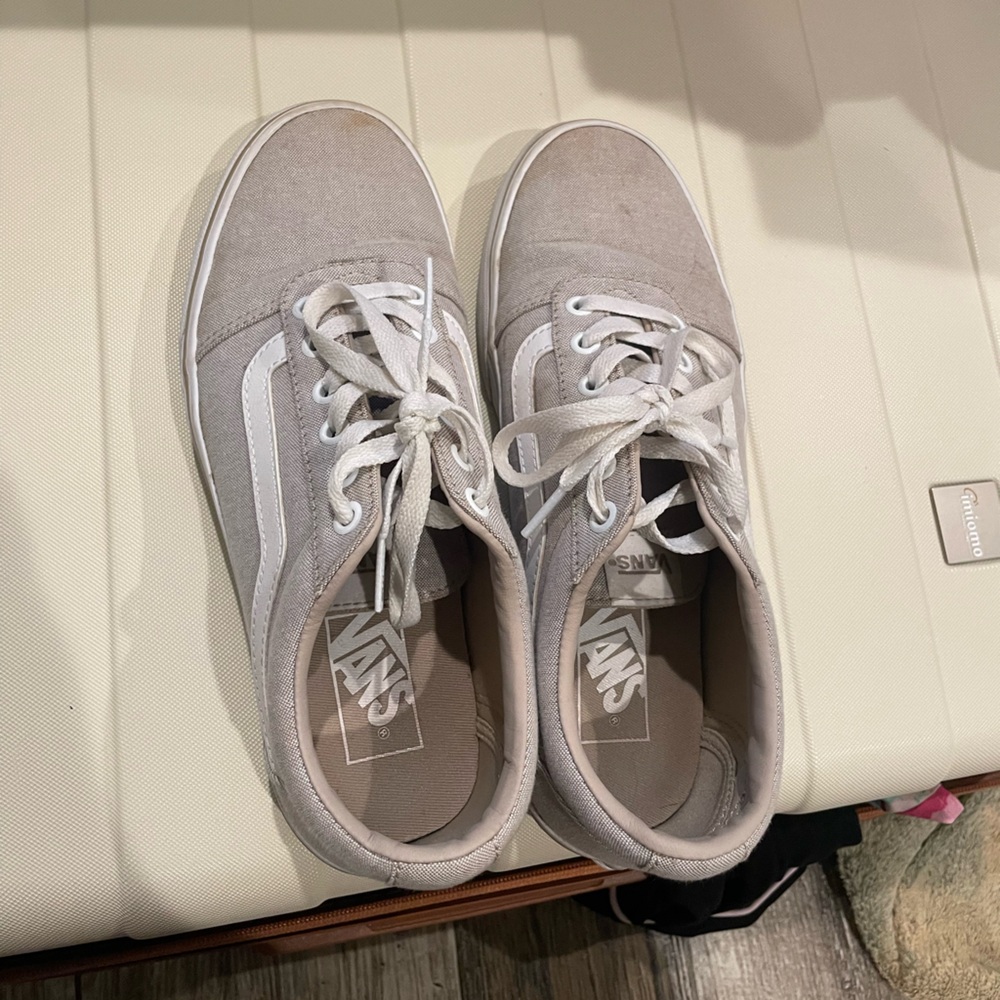 Women’s size 8.5 vans